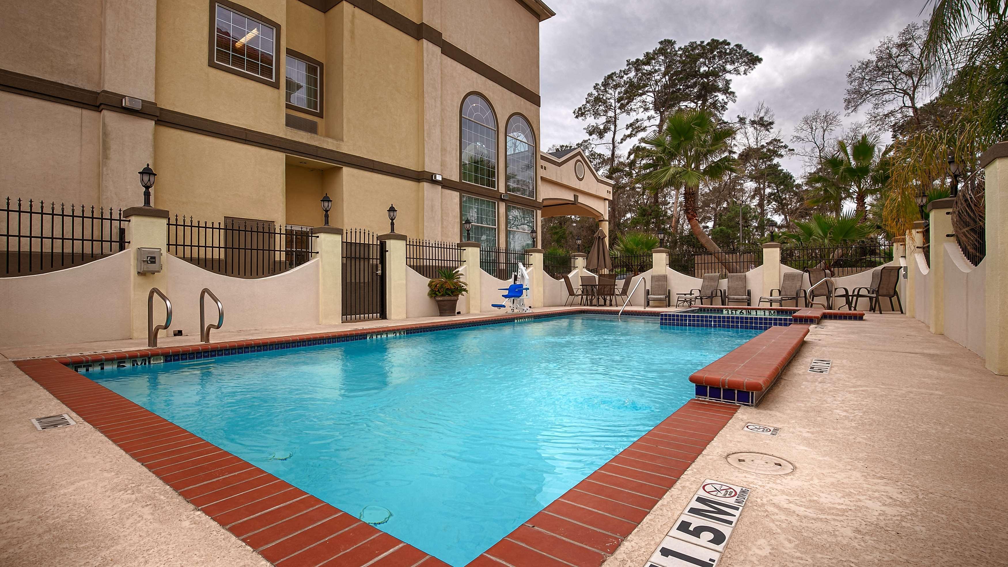 Best Western Plus New Caney Inn & Suites Exterior foto